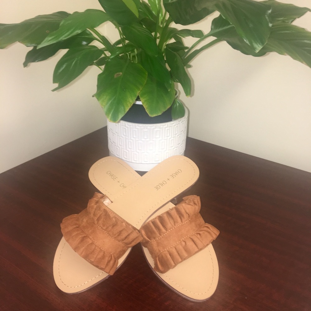 RUFFLE SANDALS